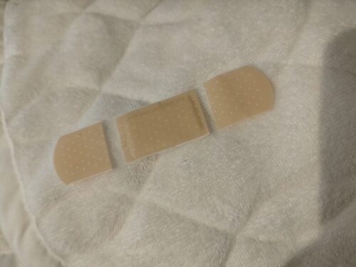 カットした絆創膏