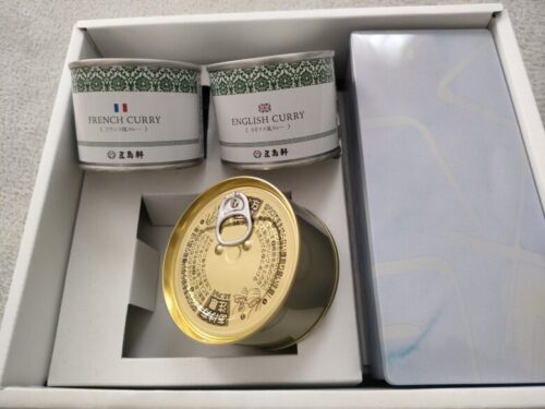 カレー缶2種、牛たん缶、ヨックモック